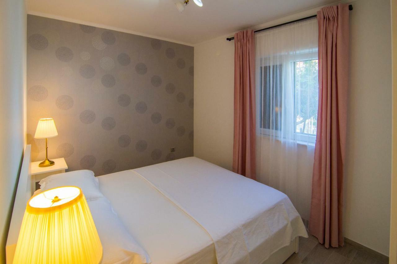 Apartments Pina ボル エクステリア 写真